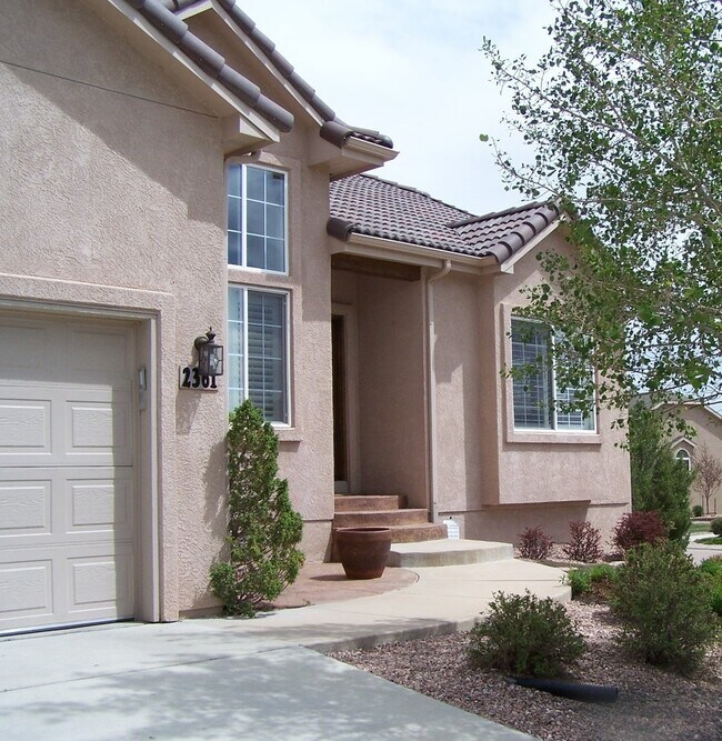 Building Photo - 2361 Craycroft Dr