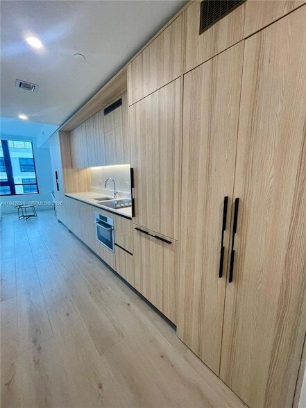 Foto del edificio - 225 N Miami Ave