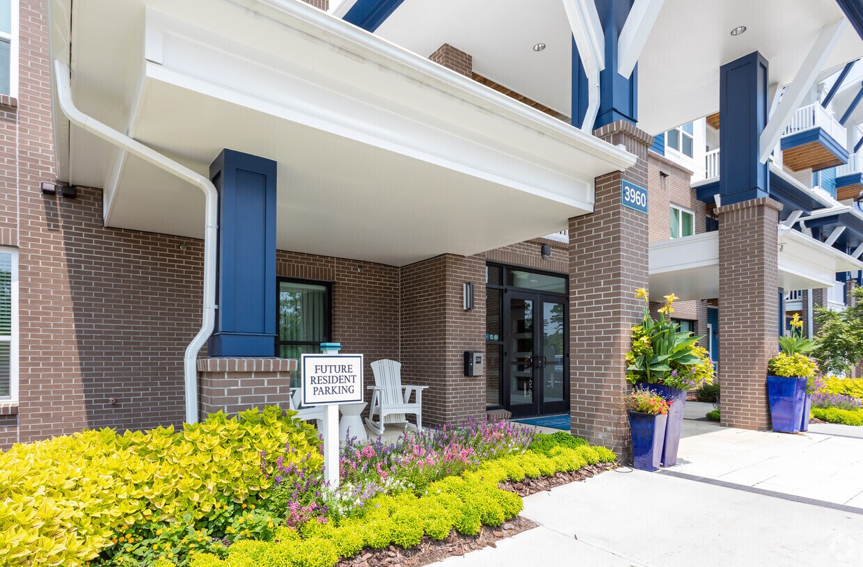 Hawthorne at Indy West 3960 Independence Blvd Wilmington, NC