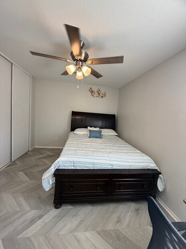 Foto del edificio - 1411 Scenic Ct