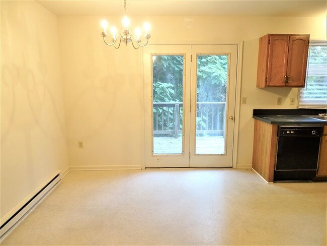 Building Photo - 215 Heatherwood Dr