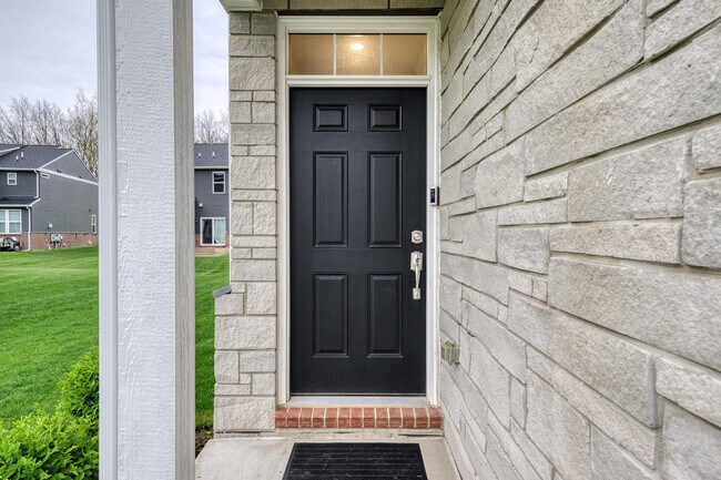Foto del edificio - 2832 Fairgrove Cres