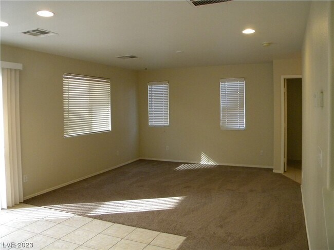 Building Photo - 983 Cantabria Heights Ave