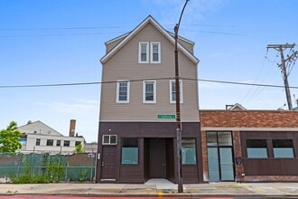 Building Photo - 3123 N California Ave