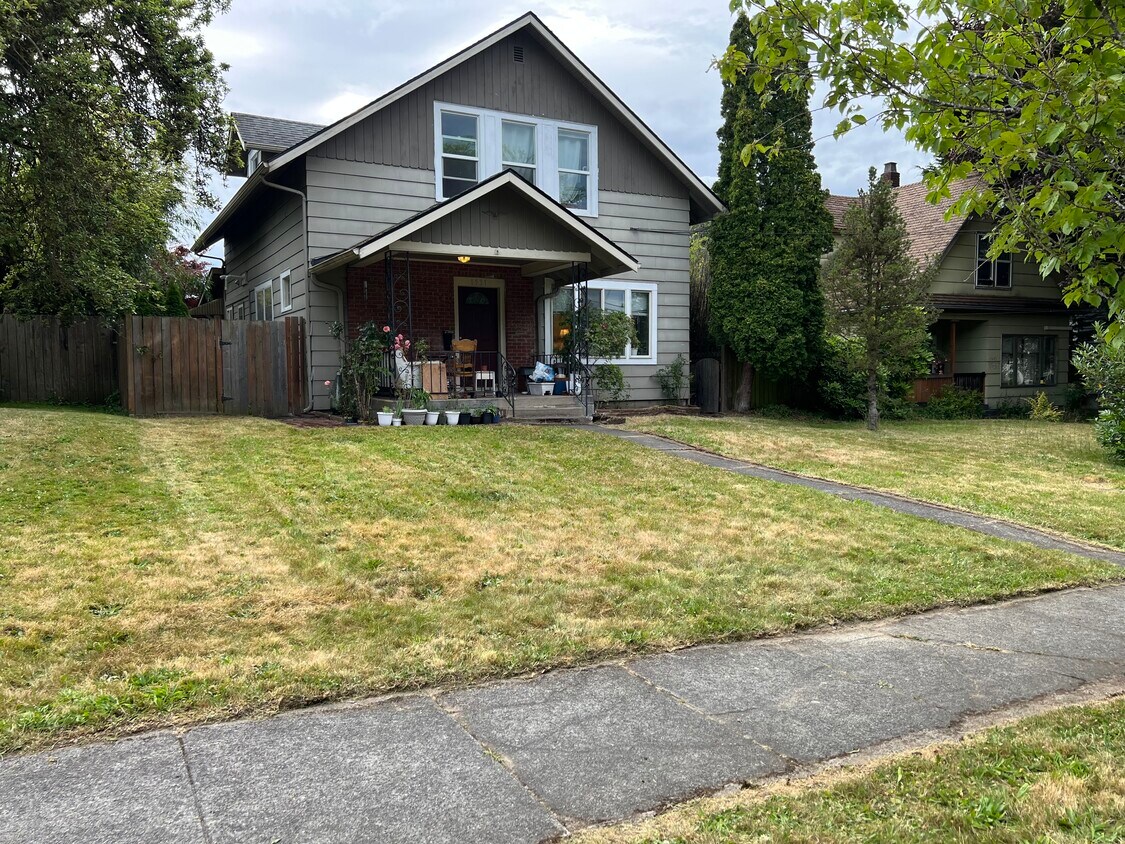 Foto principal - 1531 James St