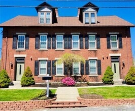 Building Photo - 2 Brayton Ct