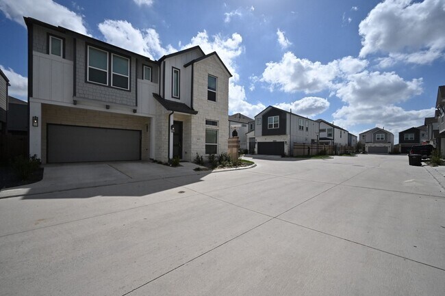 Foto del edificio - 4112 Farm Holw St