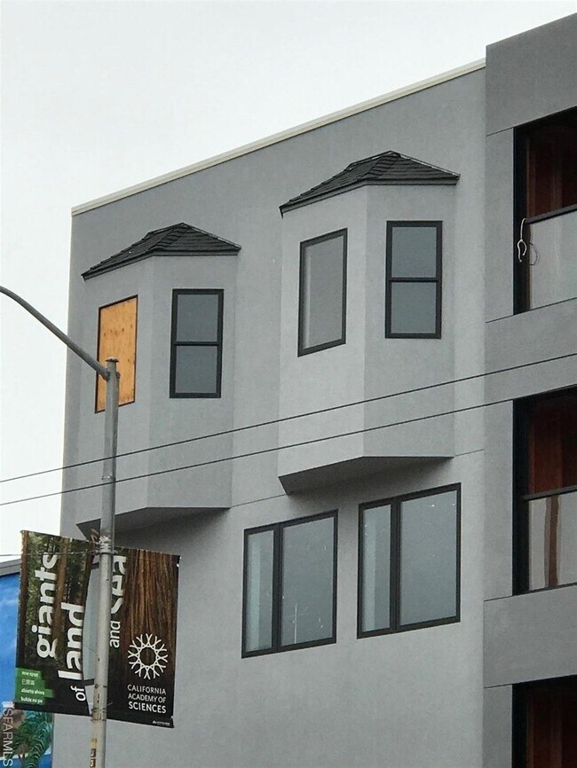 Building Photo - 3318 Mission St