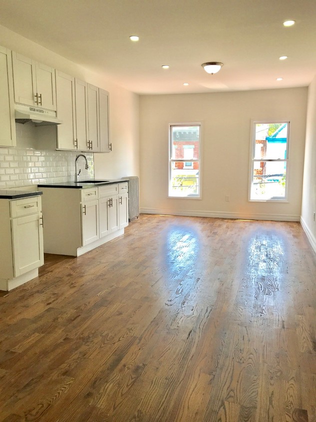 Primary Photo - 110 Linwood Street
