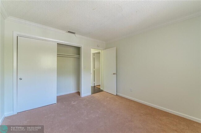 Building Photo - 3330 Simms St