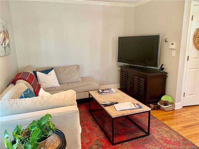 Foto del edificio - 84 Kelsey Pl