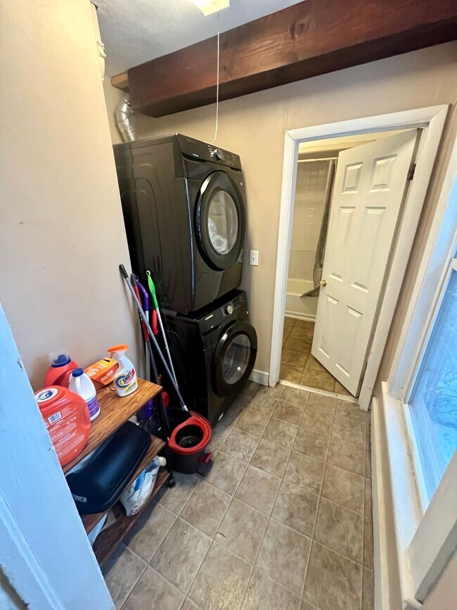 Foto del edificio - 128 Hawley St