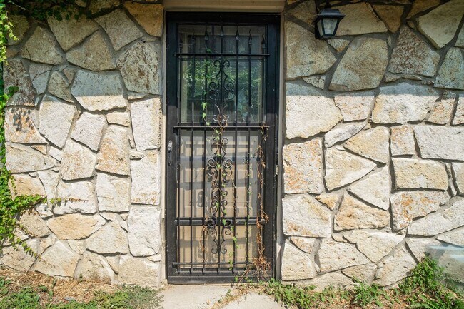 Foto del edificio - Updated 3 Bedroom Benson Home