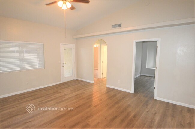 Building Photo - 10219 N 89th Ave