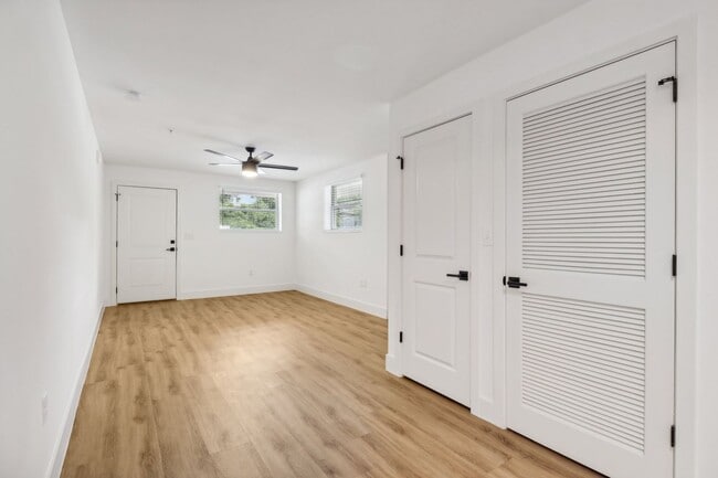 Building Photo - Welcome to San Marco Sq Apartments - NOW OFFERING a 1 bedroom apartment in a vibrant, pet-friendl...