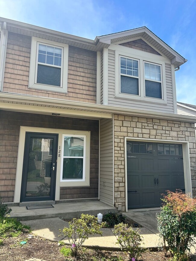 Two master suites - Super Location - Must See! - Two master suites - Super Location - Must See! House