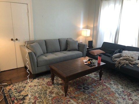 Foto del edificio - 109 E 4th Ave