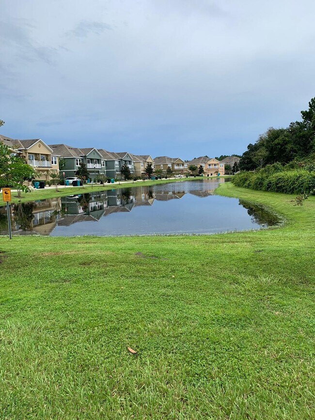 Building Photo - 10783 Gran Paradiso Dr