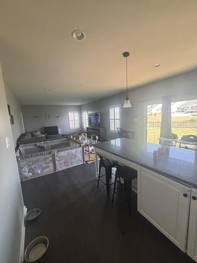Building Photo - 18230 Shapwick Ct