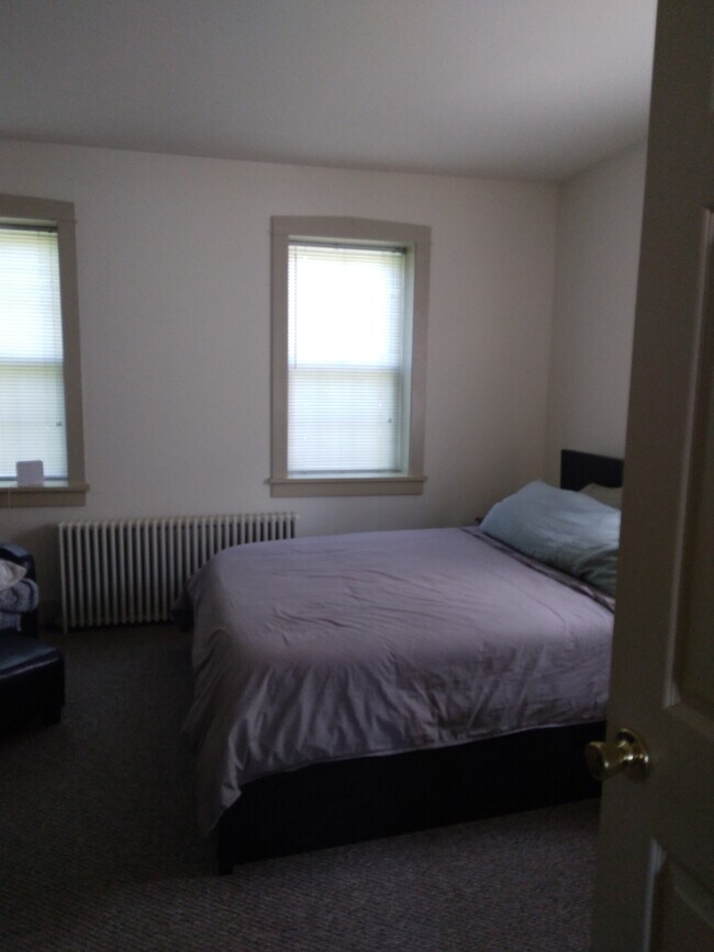 bedroom - 134 W Frederick St