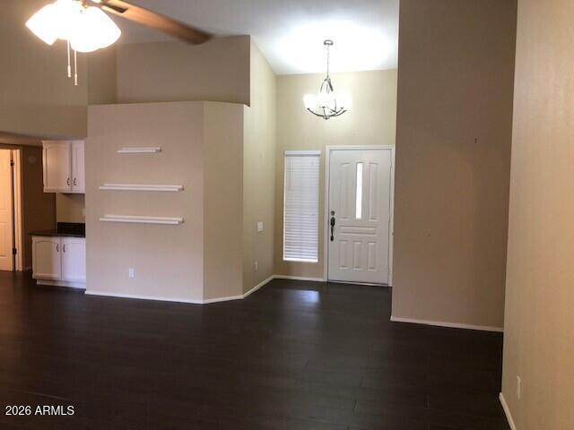 Building Photo - 5704 E Fairbrook St