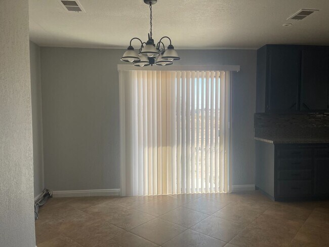 Foto del edificio - 8200 Eucalyptus Ave