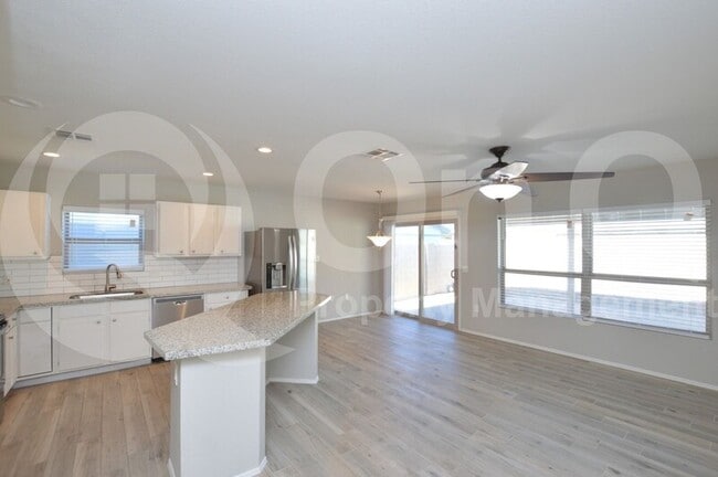 Building Photo - 6148 E Covina St