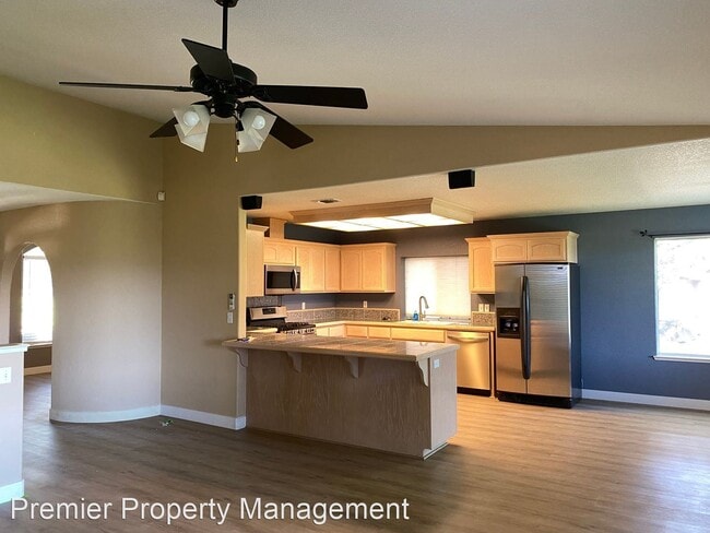 Building Photo - 3 br, 2 bath House - 3041 ROBLES CT.