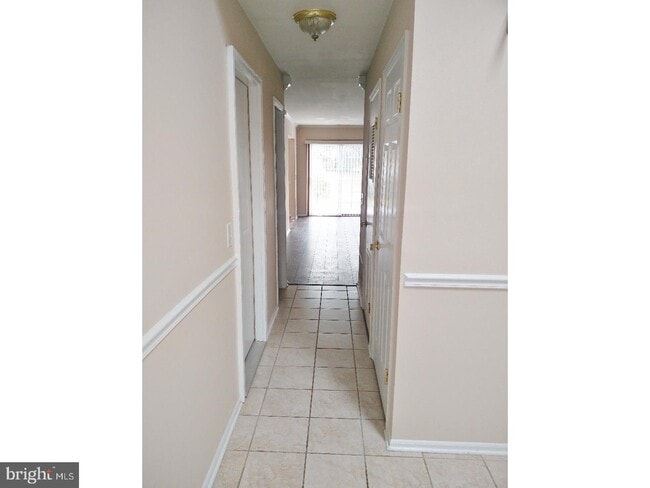 Building Photo - 9 Carob Ct