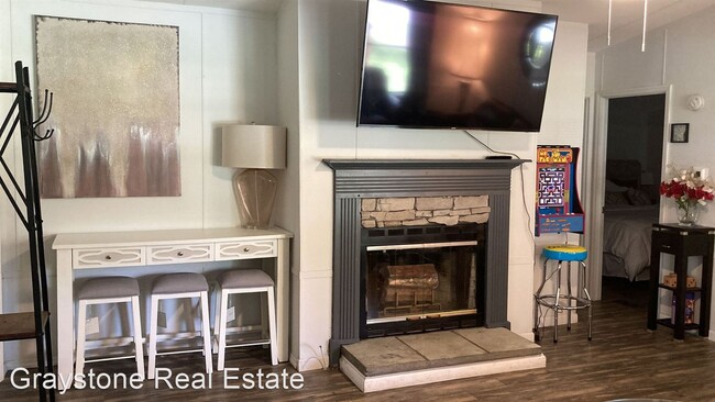 Building Photo - 3 br, 2 bath House - 2510 Mobilaire Dr.