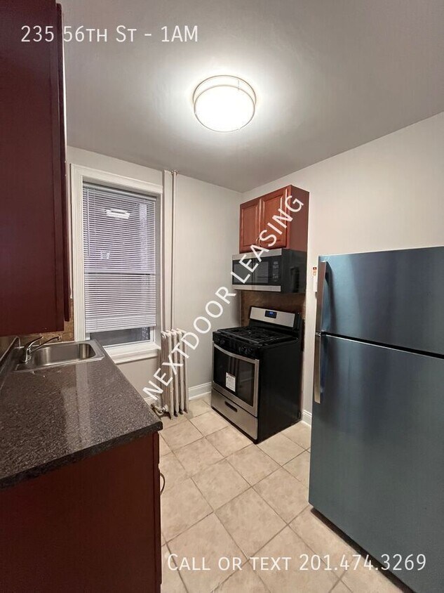 Foto principal - 235 56th St