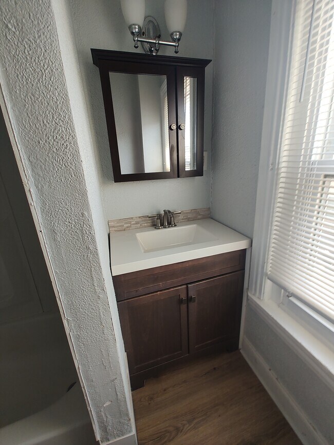 Foto del edificio - 236 E Hector St