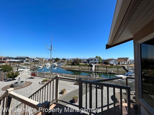 Building Photo - 3 br, 2.5 bath House - 4098 Sucia Dr