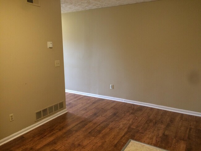 Foto del edificio - 1644 Foxhaven Dr