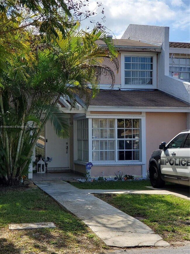 Foto del edificio - 9696 SW 147th Ct