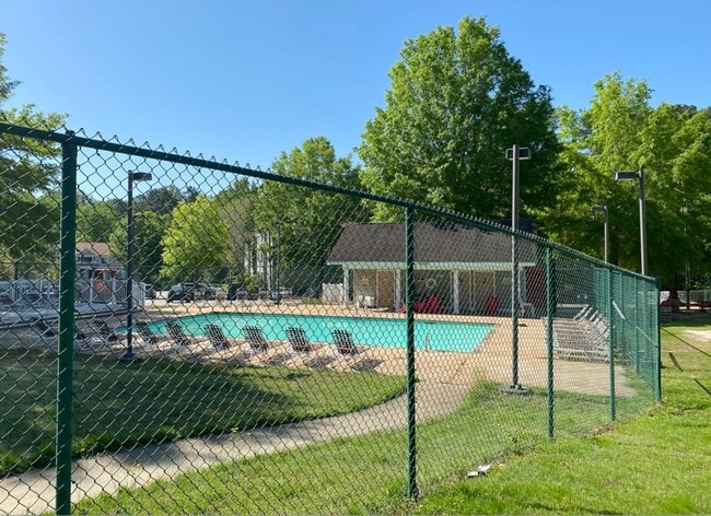 Building Photo - 1 Private Bedroom + Bathroom in Shared Con...