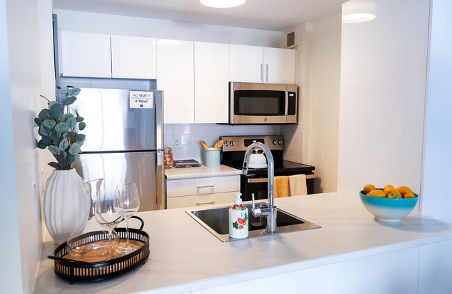 Interior Photo - Avalon Park