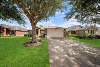 Building Photo - 2219 Rocky Hollow Ln