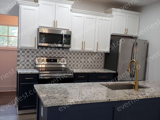 Building Photo - 1359 Lockwood Dr SW