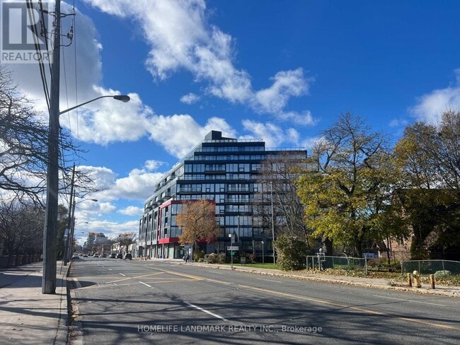 Building Photo - 2 Manderley Dr