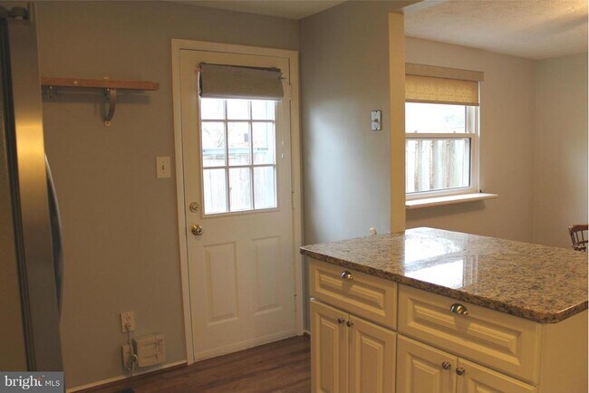 Foto del edificio - 6821 Montivideo Square Ct