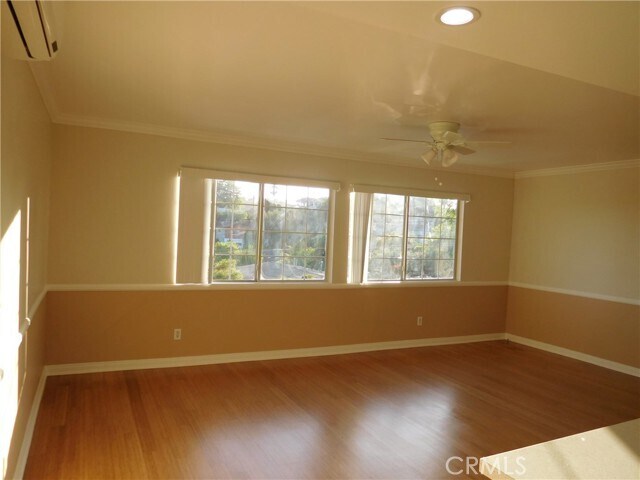 Building Photo - 548 Oleander Dr