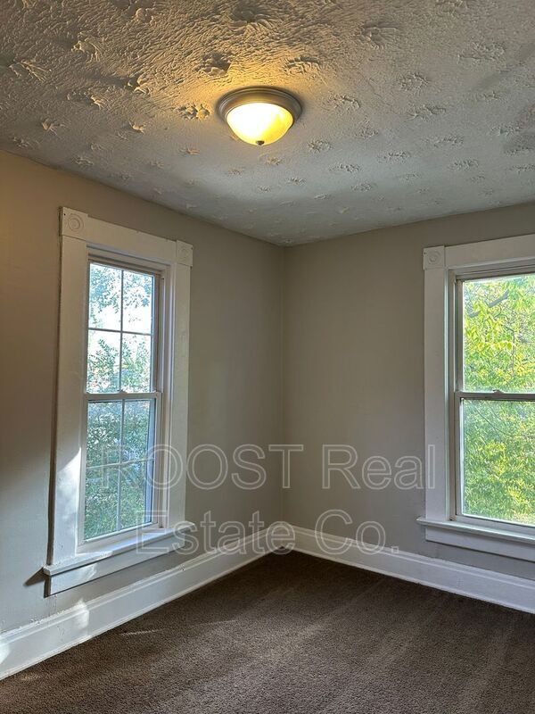 Foto del edificio - 896 Ellsworth Ave