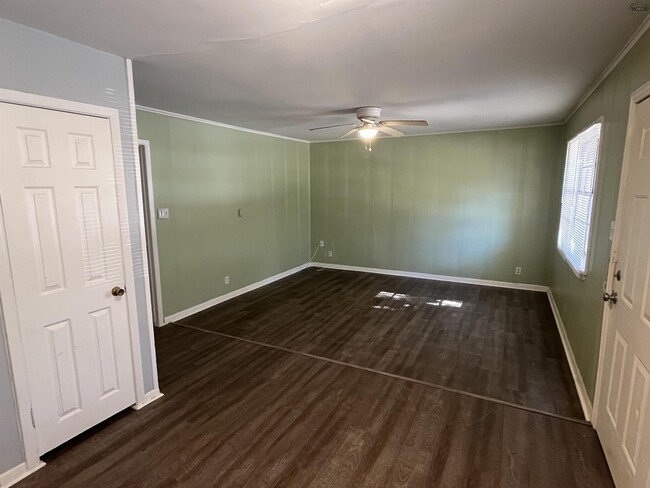 Building Photo - 1900 Huff St