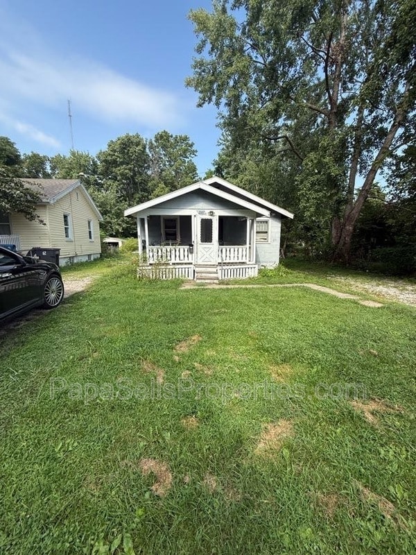 Building Photo - 2067 N Maple Ave