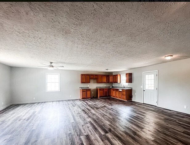Building Photo - 227 Burden Ln