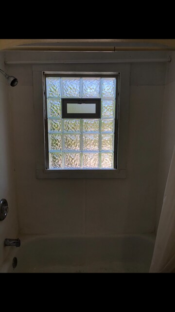 Bathroom - 1677 Wyandotte Rd