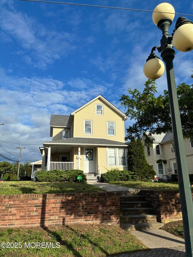 Foto del edificio - 601 Main St
