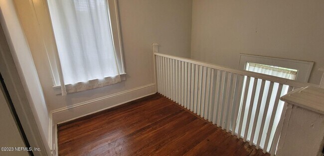 Building Photo - 2022 Dellwood Ave