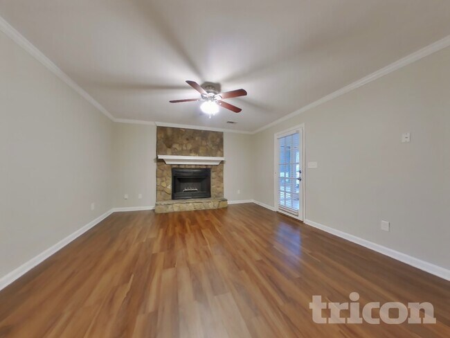 Building Photo - 162 Springwater Trce